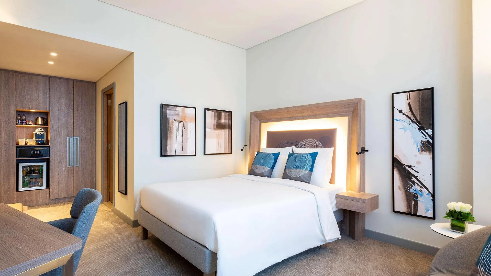 Novotel Bur Dubai - Healthcare City 4*,  ОАЭ